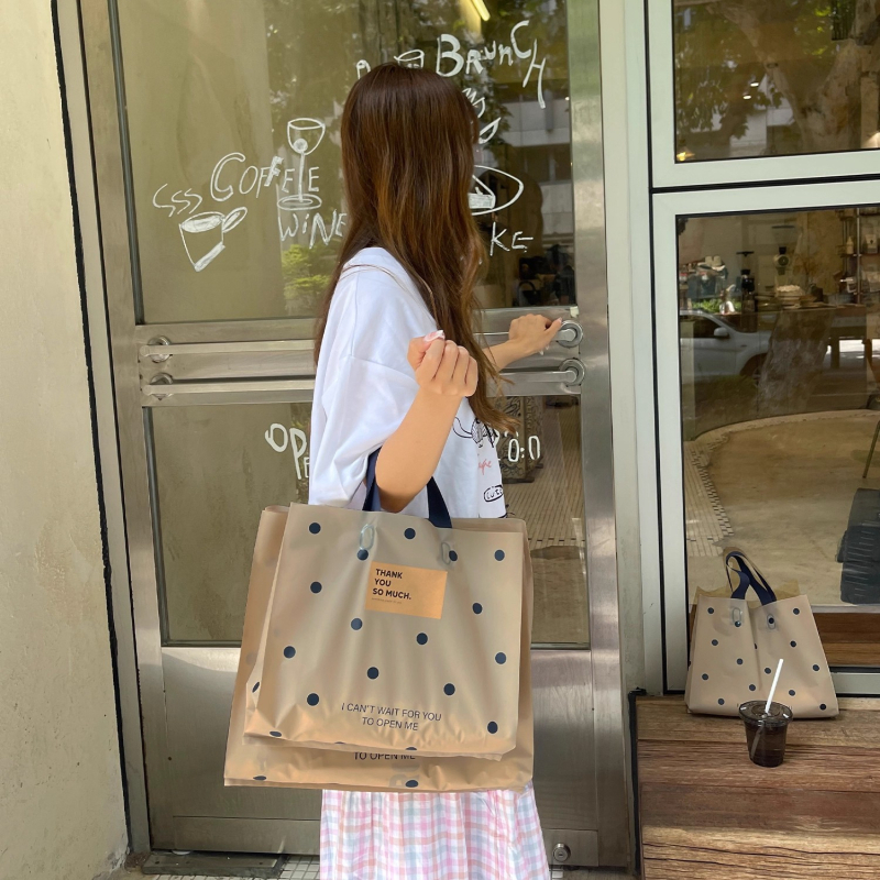 Geantă de cumpărături din plastic mat, pentru haine, ambalaj vestimentar de înaltă calitate, cu posibilitatea imprimării logo-ului