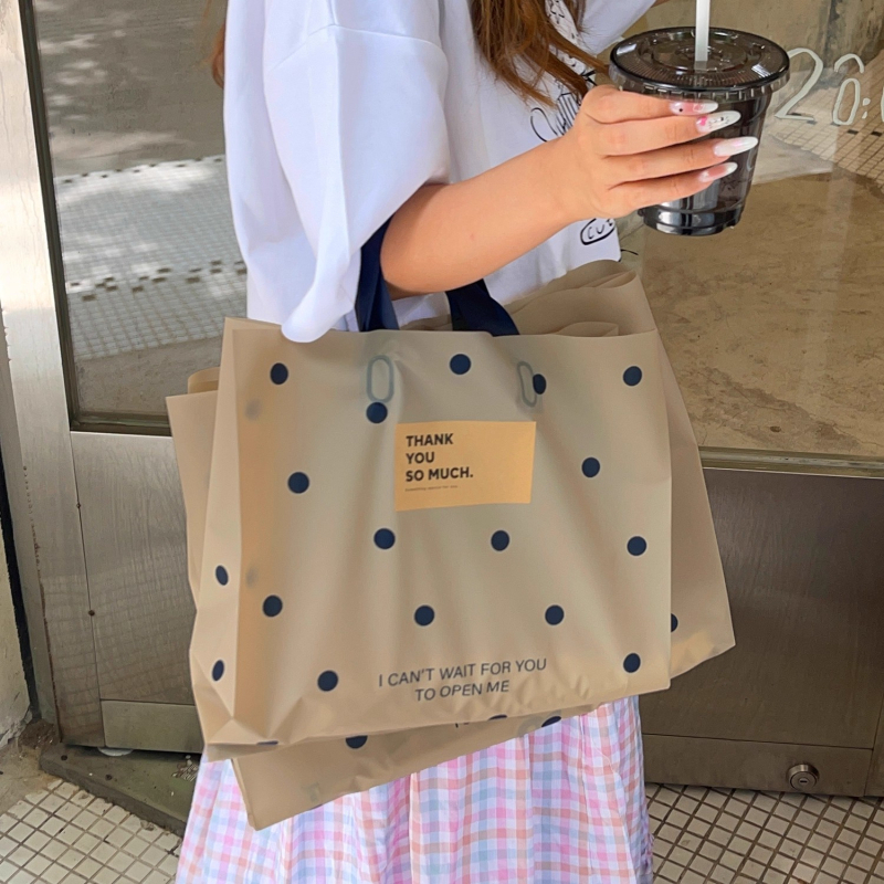 Geantă de cumpărături din plastic mat, pentru haine, ambalaj vestimentar de înaltă calitate, cu posibilitatea imprimării logo-ului