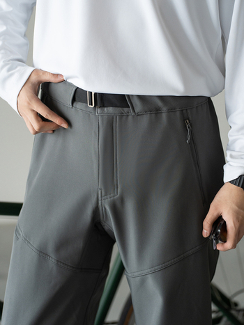 Pantaloni sport pentru bărbați, softshell de iarnă, rezistenți la vânt, croiți drept, talie medie, închidere cu fermoar și curea, 92% poliester, 8% spandex