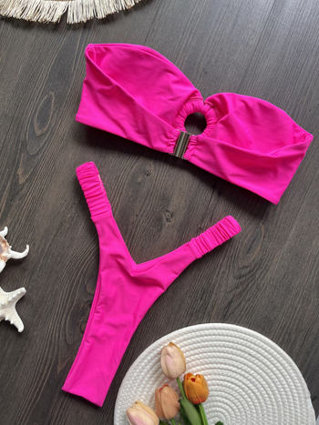 Bikini set 2024 s plisiranim detaljem, najlonski materijal, brzo sušenje, visoka elastičnost, jastučići za grudni koš, pamučna podstava
