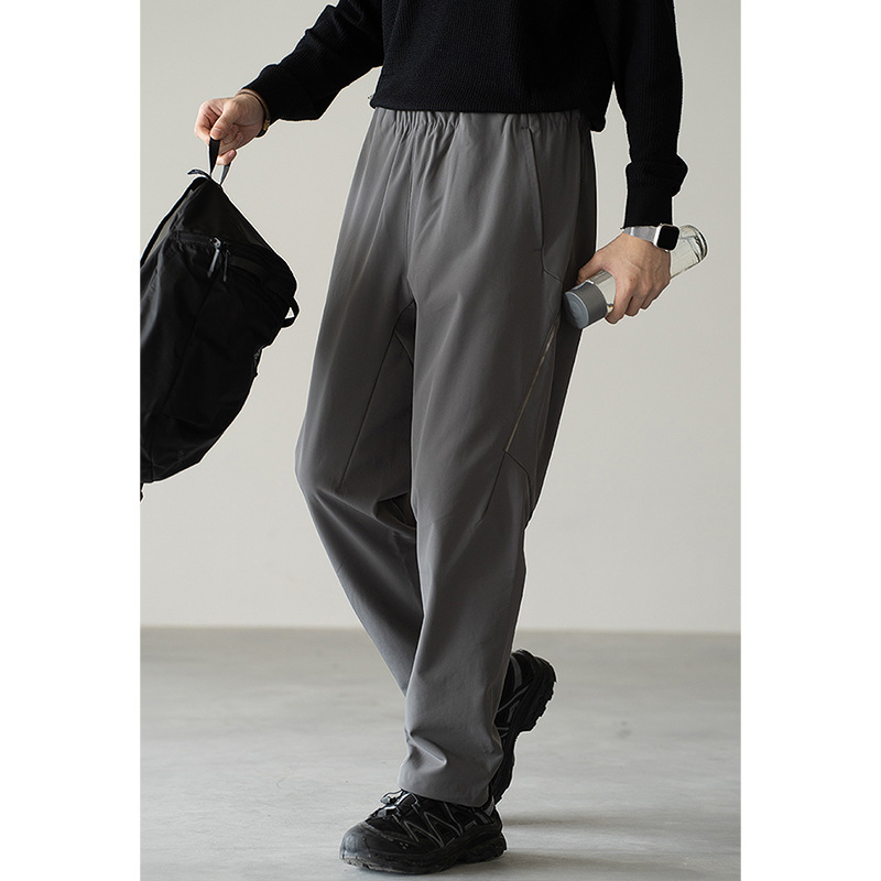 Muške outdoor softshell hlače, vodootporne i otporne na vjetar, fleec podstava, tkanina Nylon 84% / Spandex 16%, srednji pojas, vezica, straight kroj, zima 2025