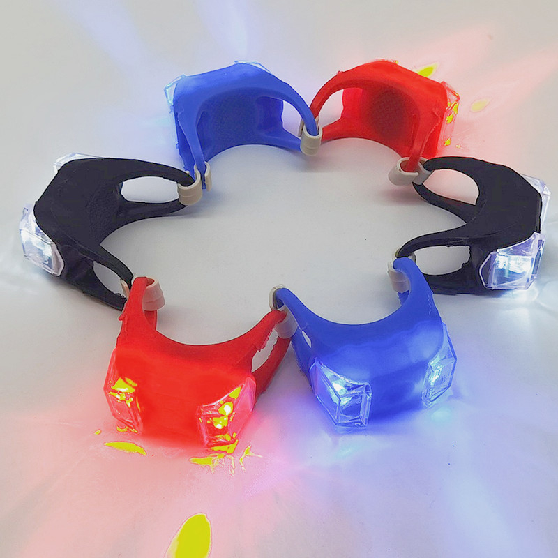 Lumină pentru bicicletă de munte, în formă de broscuță – a șasea generație, corp din silicon, lampă pentru ghidon și lampă spate cu efect strob, baterie 2032