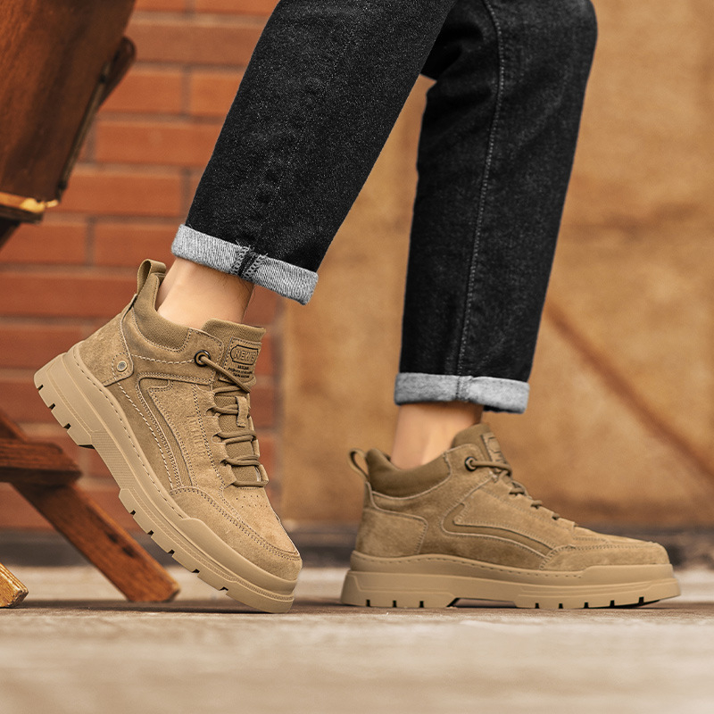 Férfi téli Martin bakancs — plüss béléssel meleg, középmagasságú, retro munkás stílus, vastag talp; Felsőrész: disznó bőr; Talp: gumi; Talpbetét: EVA; Belső bélés: háló