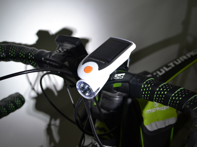 PAGAO far frontal pentru bicicletă – Încărcare USB-A, 1200mAh, montaj cu șuruburi, ciclism de noapte