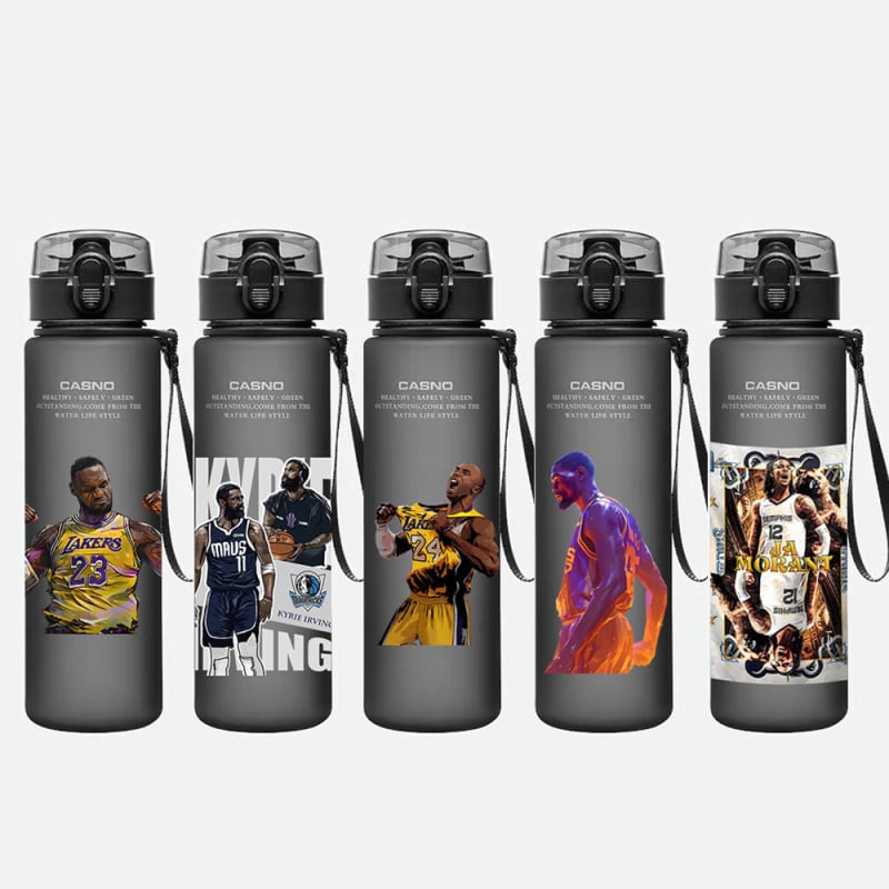 Бутилка цилиндрична за баскетболни звезди Irving, James, Curry, Kobe, Harden, Durant – PC materiaal, тегло 180 g, печат на лого, лицензиран бранд, подходяща за баскетбол