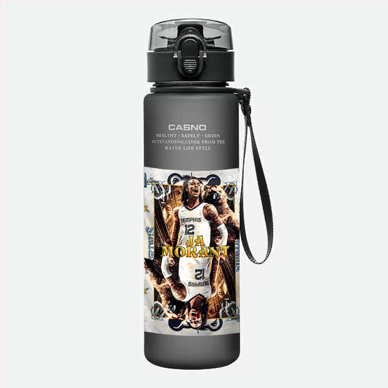 Бутилка цилиндрична за баскетболни звезди Irving, James, Curry, Kobe, Harden, Durant – PC materiaal, тегло 180 g, печат на лого, лицензиран бранд, подходяща за баскетбол