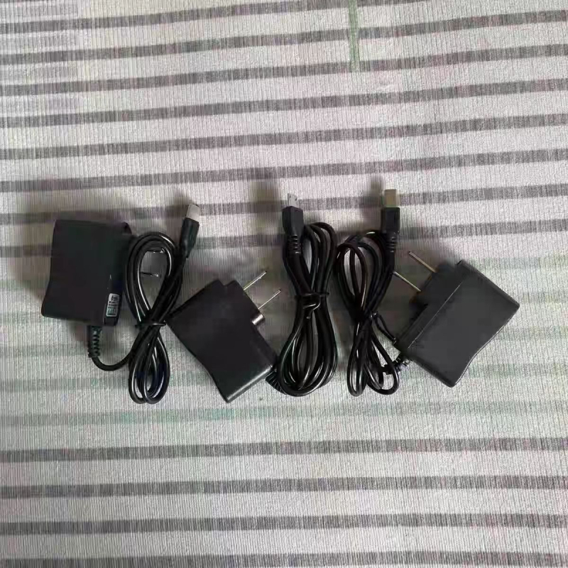 Zhongyitong Z-022 punjač – 5V 1A univerzalni punjač za starije telefone, pametne telefone i telefone s tipkama
