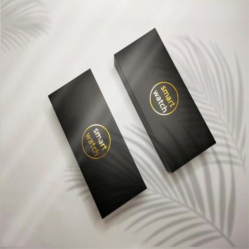 Персонализирана кутия за подарък за смарт часовник с двучастен капак, фиксиран лоток, 1200г сив картон, офсетен печат със сребърен бронзинг, логото включено