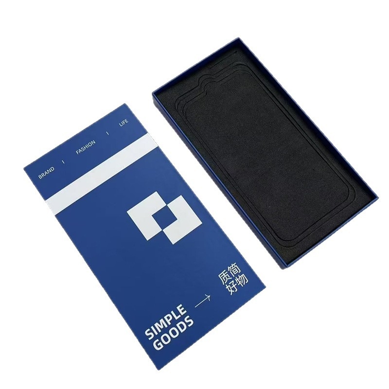 Papierová/kartónová škatuľka s horným a spodným vekom; potlač loga; offsetová tlač, reliéf, UV tlač a strieborné tepelné razenie; vnútorné a vonkajšie rozmery prispôsobiteľné; pre šperky, kozmetiku a darčeky