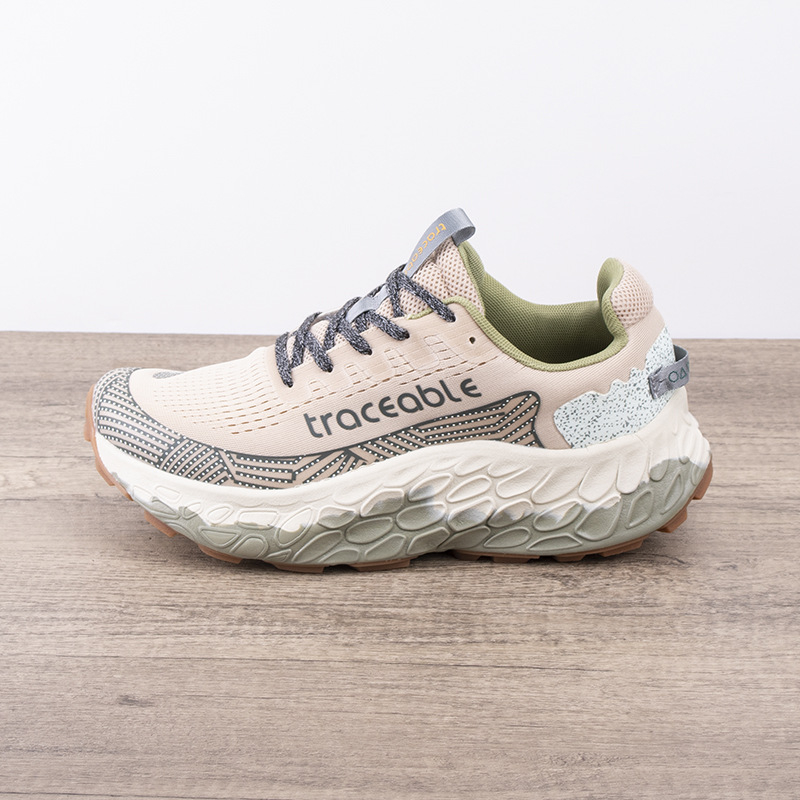 Трейл ранинг обувки – ултра леки, дишащи, антихлъзгващи и амортизиращи удара за четири сезона; горна част от мрежеста материя, EVA средна подметка и подметка от износоустойчива гума