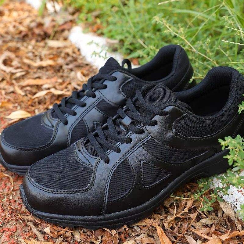 Pantofi de antrenament - respirabili, partea superioară din plasă, închidere cu șireturi, talpă din cauciuc