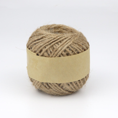 Sisal špaga za DIY projekte — debeli i tanki varijanti; snaga kidanja 2 kg; nosivost 8 kg; pogodno za ručno pletene cvjetove, torbe i dekoracije.