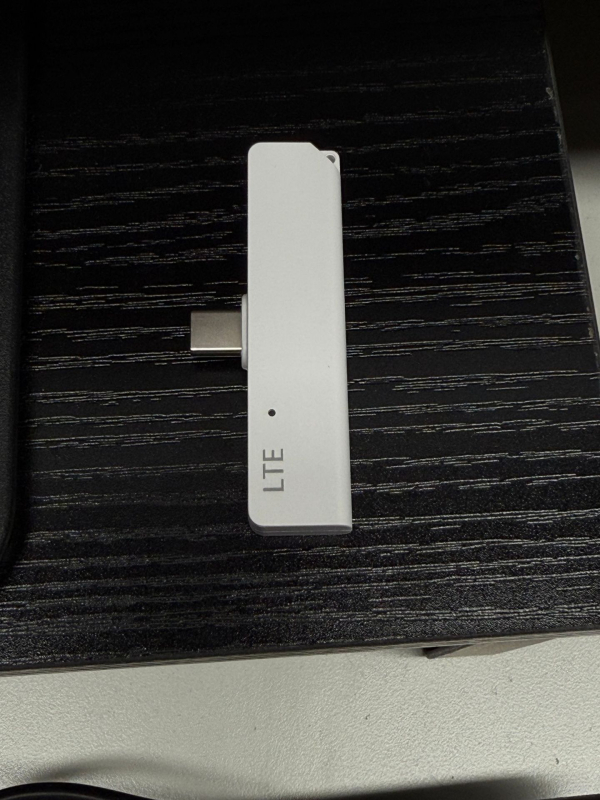 Prijenosni WiFi dongle, 150 Mbps, 2,4 GHz, 802.11n, Type-C povezivanje, podrška Android aplikacije, za poslovna putovanja