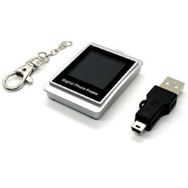 Digitális fotókeret kulcstartóval - 128x128 felbontás, 8MB tárhely, műanyag test, elemről működik, súly 120 g