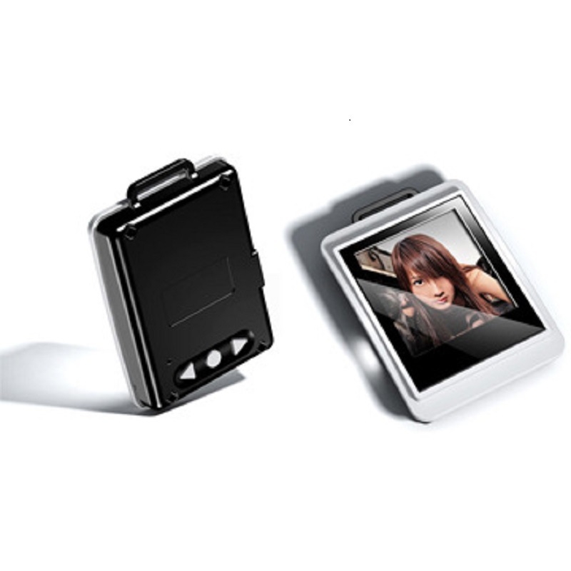 Digitális fotókeret kulcstartóval - 128x128 felbontás, 8MB tárhely, műanyag test, elemről működik, súly 120 g