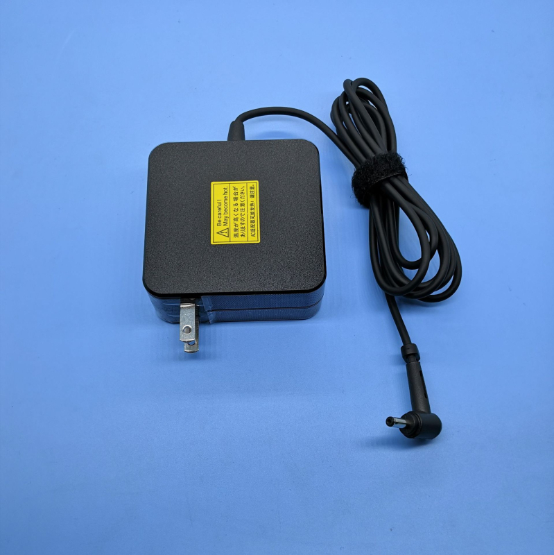 Asus квадратен 65W лаптоп зарядно устройство 19V 3.42A 4.0×1.35mm разъем