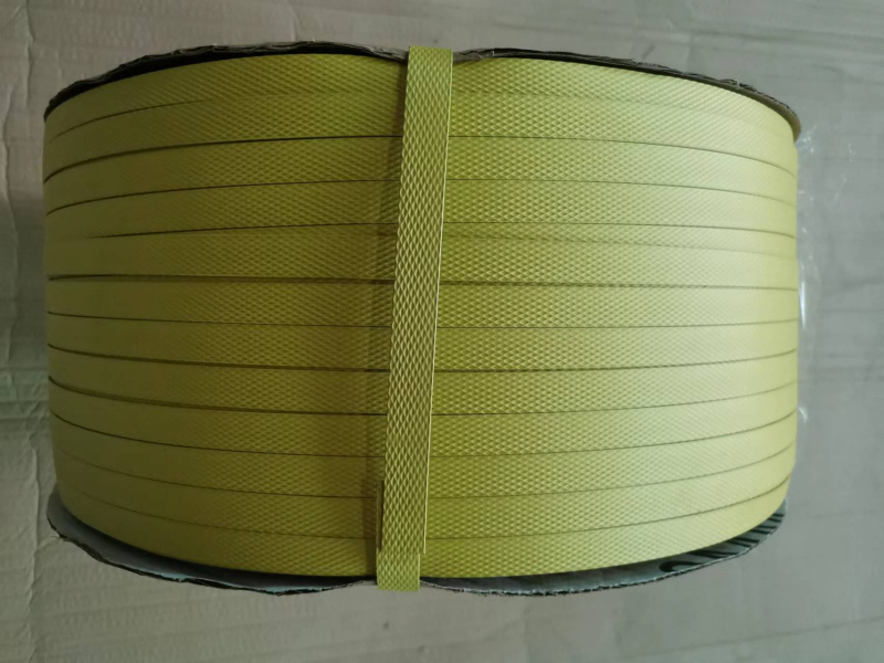 Nylon traka za pakiranje kartona, core-spun traka, role 5-10 kg, vučna sila 35 kg, čvrstoća na rastezanje 246,9 kg