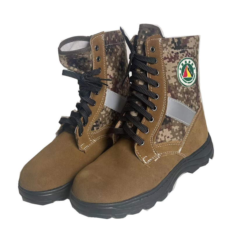 Ghete de intervenție pentru incendii forestiere, rezistente la foc, anti-perforație, anti-șoc, rezistente la temperaturi mari; Material: țesătură tricotată; Partea superioară: înălime medie; Vârf: vârf din oțel