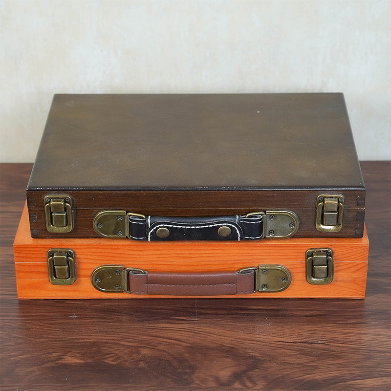 Prenosná drevená škatuľka na skladovanie s gravírovaním, prispôsobiteľným vnútrom a tlačeným logom – prírodné drevo.