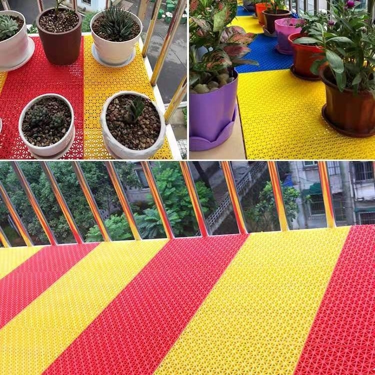 Plastični panel za zaštitu prozora na balkonu – zaštita posuda i prozorskog praga