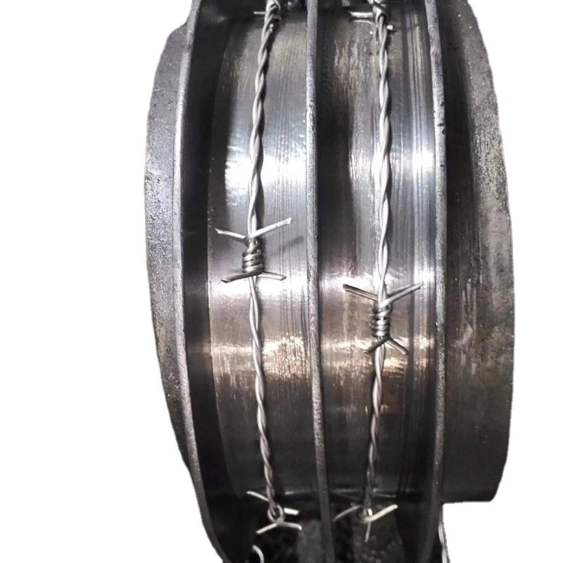 Tüskésdrótkerítés, kettős csavarodású, rozsdamentes acélból, forró galvanizálás, hossz egyedi igény szerint, anti-lopás és anti-mászás