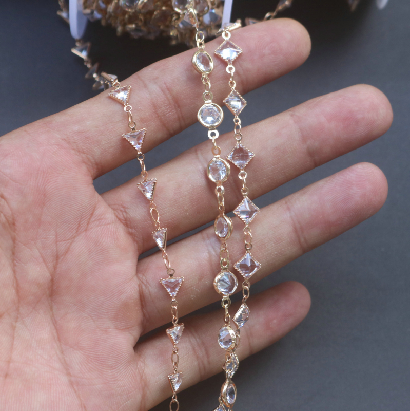 Bakrena lančana narukvica s geometrijskim oblicima i cirkonima, ručna izrada, elektroplatiranje, prilagodljivo, jesen 2025