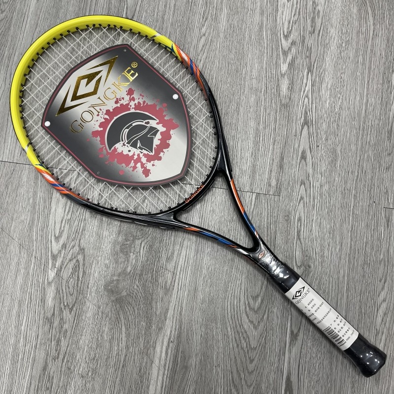 Conquer tenis raketa, okvir od aluminijskog legura, težina 95-100 g, ručka G5, ravna osovina