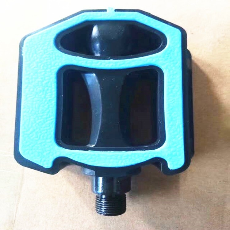 Planinski bicikl pedale s protukliznom površinom, plastične, model 132 Pedals, broj proizvoda Q-031, pogodno za bicikl i MTB