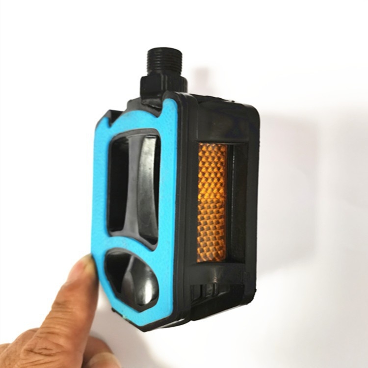 Planinski bicikl pedale s protukliznom površinom, plastične, model 132 Pedals, broj proizvoda Q-031, pogodno za bicikl i MTB