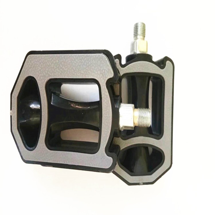 Planinski bicikl pedale s protukliznom površinom, plastične, model 132 Pedals, broj proizvoda Q-031, pogodno za bicikl i MTB
