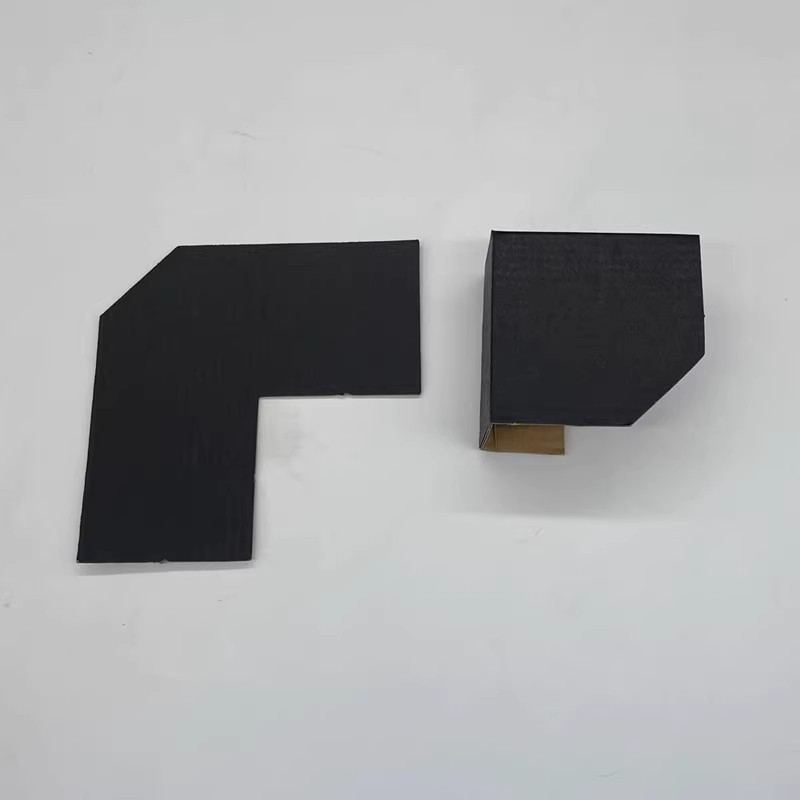 L-formájú sarokvédő kraftpapírból, szögek nélkül, hajtogatható, logó nélkül