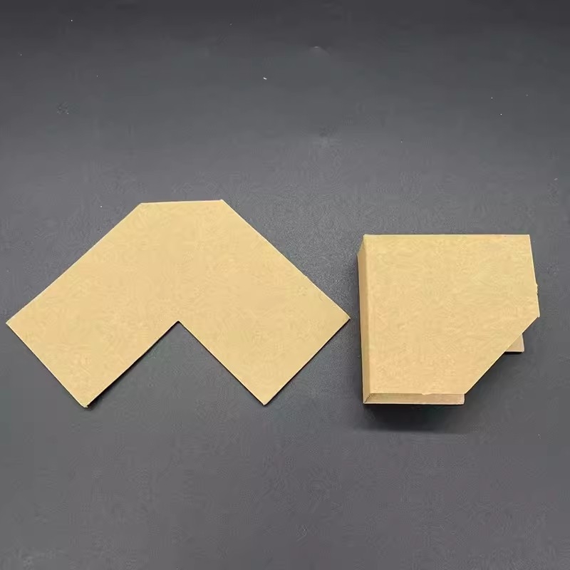 L-formájú sarokvédő kraftpapírból, szögek nélkül, hajtogatható, logó nélkül