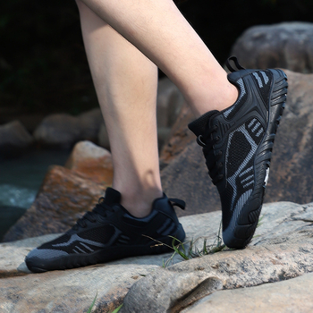 Хайкинг обувки за походи с широк нос, дишащо мрежесто горнище и противохлъзгаща подметка от естествен каучук