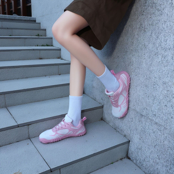 Хайкинг обувки за походи с широк нос, дишащо мрежесто горнище и противохлъзгаща подметка от естествен каучук