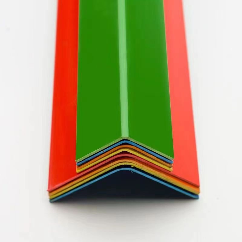 Dekoratív PVC sarokvédő szalag falak és csempe sarkokhoz