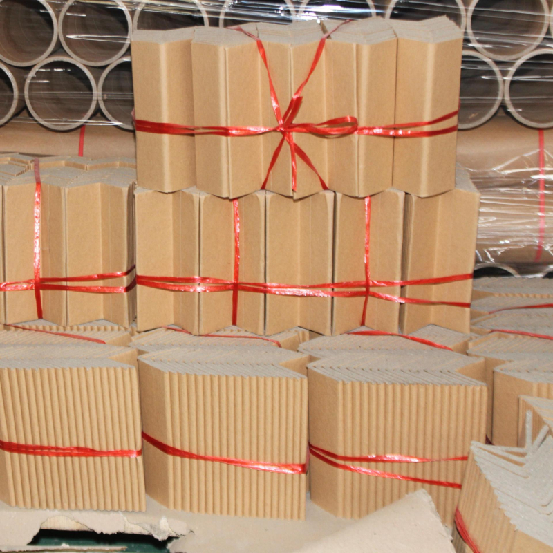 L alakú papírvédő sarok – Anyag: Kraft papír + fonalcső papír; Logó nélkül