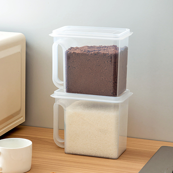 Műanyag téglalap alakú cukortároló edény, lezárható és nedvességálló, mikrohullámú sütőben használható.