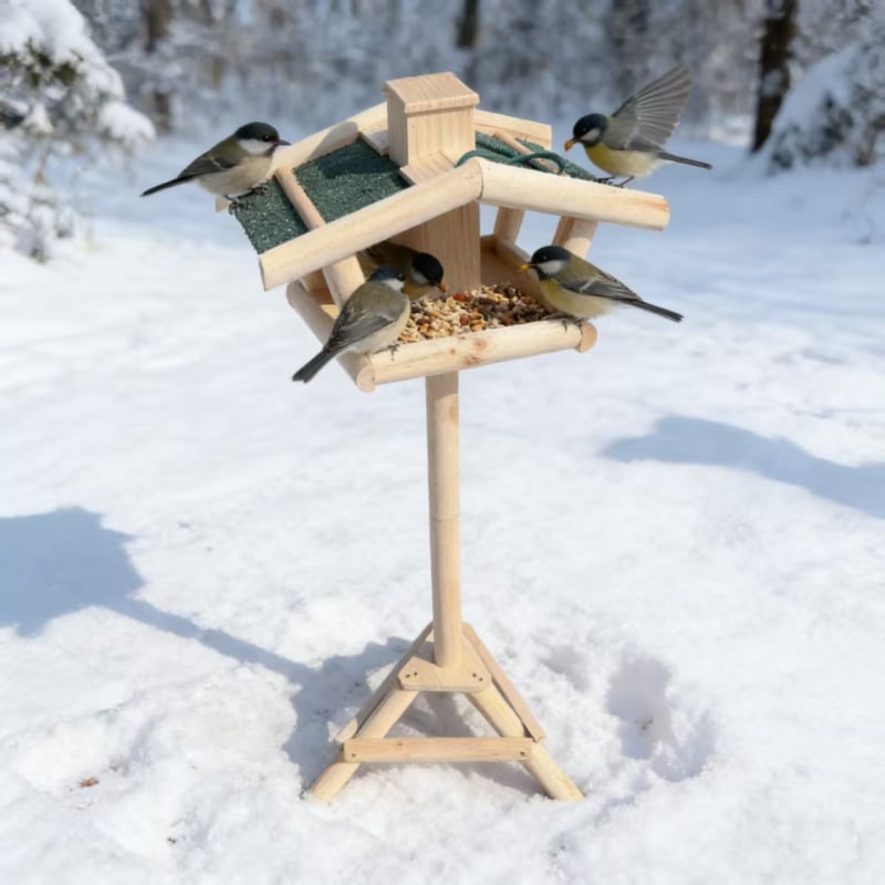 Ghiveci din lemn pentru decor exterior