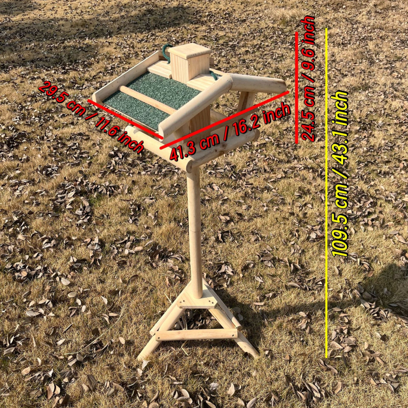 Ghiveci din lemn pentru decor exterior