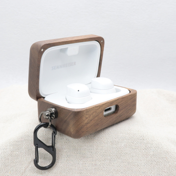 Drevené tvrdé puzdro na slúchadlá Sennheiser Momentum True Wireless Gen 3/4 – vyrezávaný dizajn