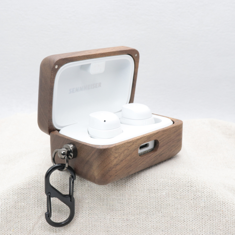 Drevené tvrdé puzdro na slúchadlá Sennheiser Momentum True Wireless Gen 3/4 – vyrezávaný dizajn