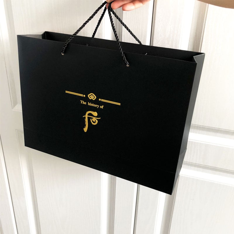 Set darčekových tašiek na svadbu – laminácia a horúca razba, svetlý luxusný štýl, Materiál: kartón