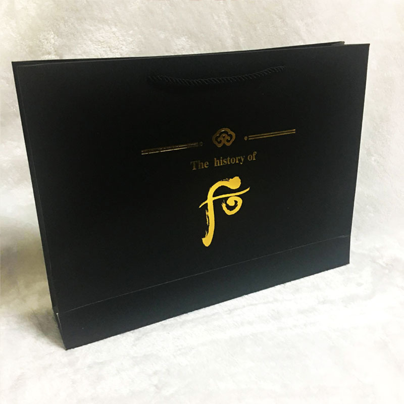 Set darčekových tašiek na svadbu – laminácia a horúca razba, svetlý luxusný štýl, Materiál: kartón