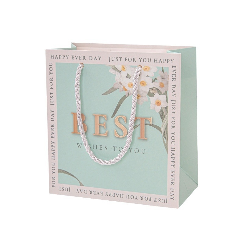 Darčeková taška v kórejskom štýle, taška z kartónu na kozmetiku a parfém, prispôsobiteľný logotyp, pôvod Yiwu Zhejiang