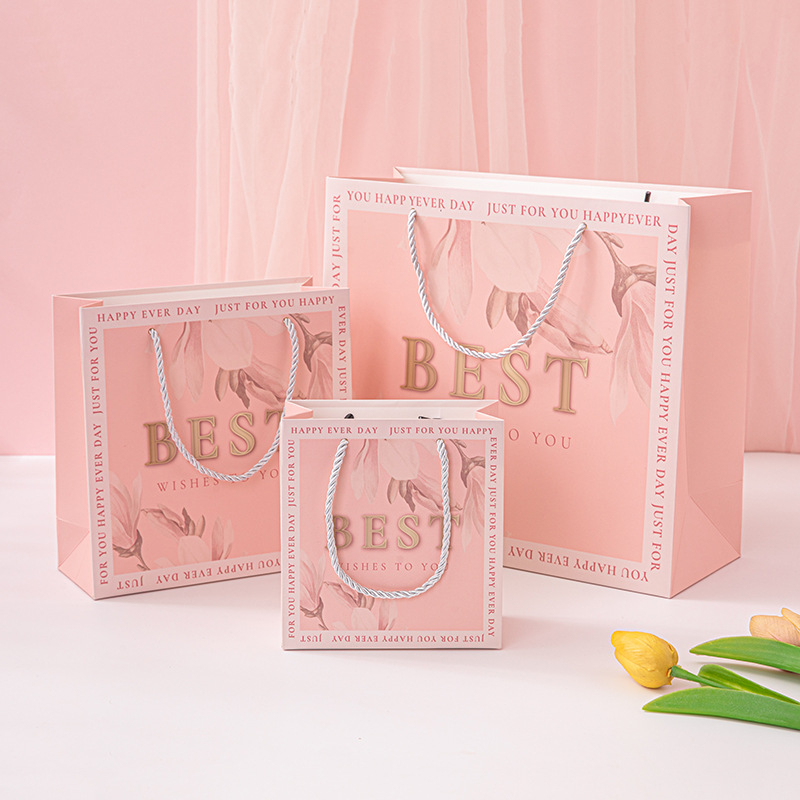 Darčeková taška v kórejskom štýle, taška z kartónu na kozmetiku a parfém, prispôsobiteľný logotyp, pôvod Yiwu Zhejiang