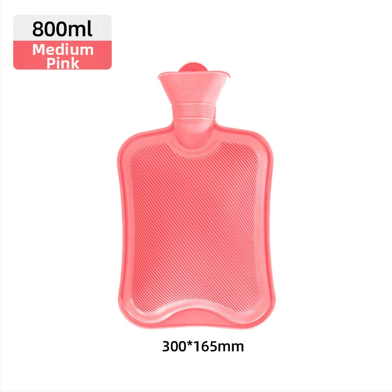 Gumená fľaša na horúcu vodu plnená vodou, hrubšia a proti úniku, určená pre ruky, brucho a nohy (hmotnosť 0.3 kg; materiál: guma; spôsob ohrevu: naplnenie vodou; príslušné časti: ruky, brucho, nohy)