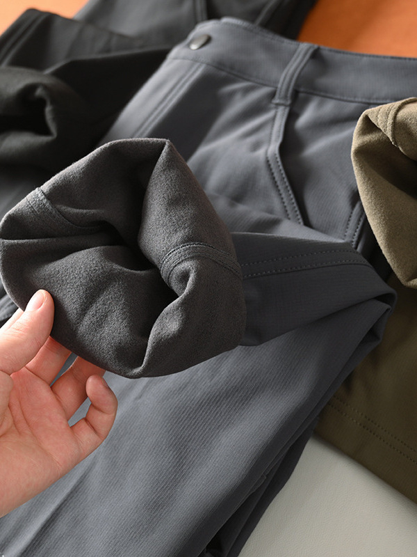Muške softshell hlače s fleece podstavom, ravni kroj, srednji struk, kopčanje