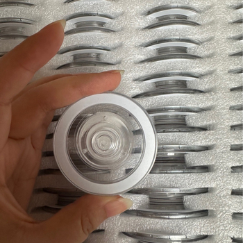 Stolna podrška – konstrukcija od legura, opći stil.