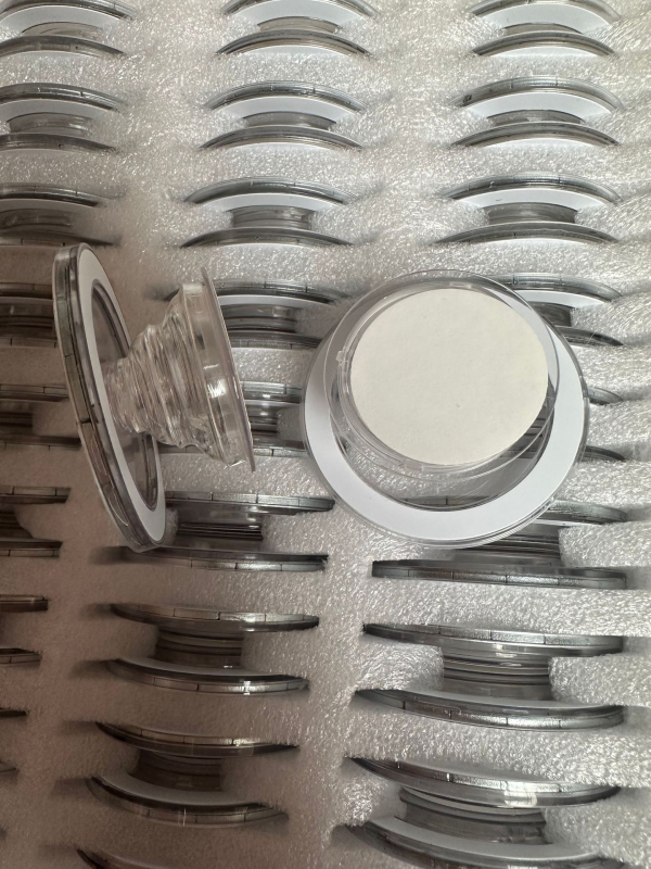 Stolna podrška – konstrukcija od legura, opći stil.