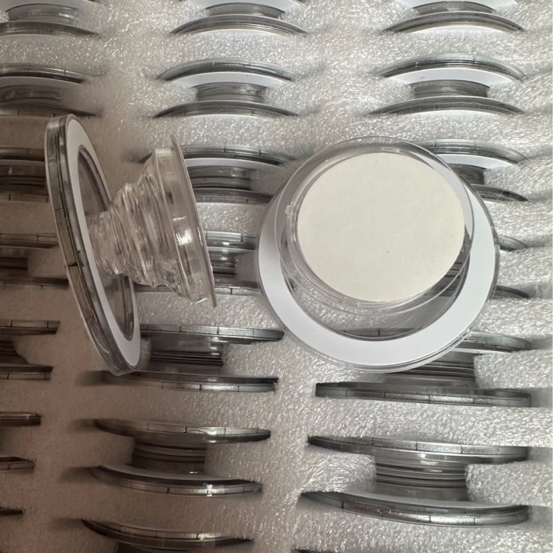 Stolna podrška – konstrukcija od legura, opći stil.